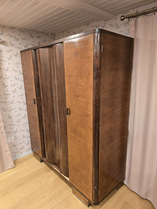 Vanaaegne riidekapp (2 фото из 3)