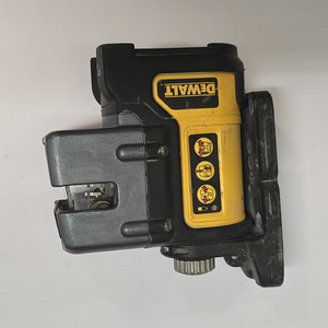 Nivelir DeWalt DW089K + Kohver Katki Klaas (5 foto / 10)
