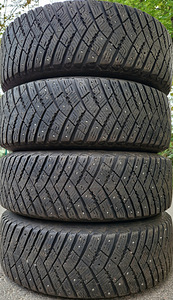 R17 Goodyear 215/65/17 - 8mm - 95% naelad (1 foto / 2)