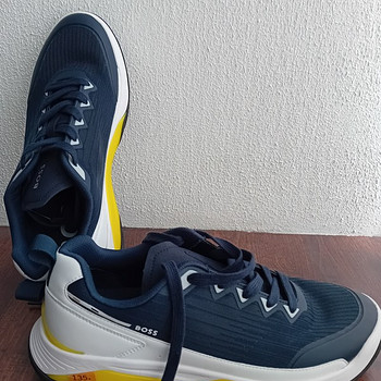 Hugo Boss jalanõud. 44
