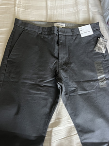 Новые брюки Calvin Klein. Размер 32/32 (1 фото из 3)