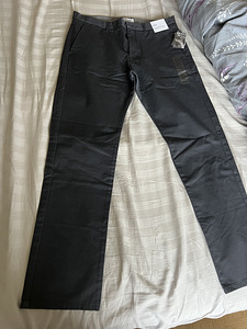 Новые брюки Calvin Klein. Размер 32/32 (3 фото из 3)