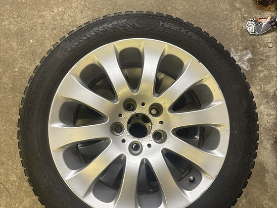 4 диска BMW R17 + шипованная резина Nokian 225/50 R17