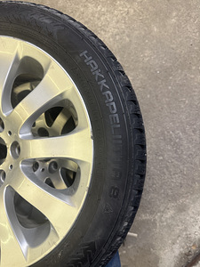 4 диска BMW R17 + шипованная резина Nokian 225/50 R17 (5 фото из 8)