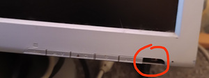 Монитор HP. Монитор Samsung. DVD Samsung. (4 фото из 5)