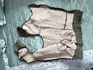 Зимняя одежда для собаки (2 фото из 4)