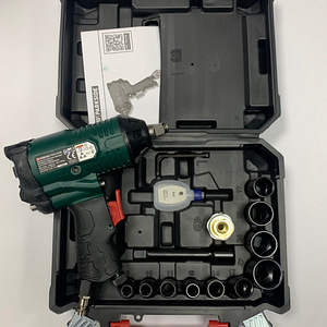 Гайковёрт Parkside PDSS 310 B5 + принадлежности + ящик (5 фото из 6)