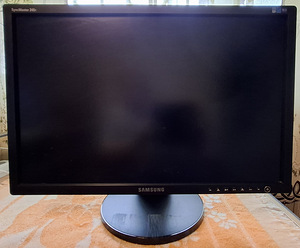 Монитор Samsung Syncmaster 245T (1 фото из 5)