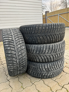 215 45 R17 (1 фото из 7)