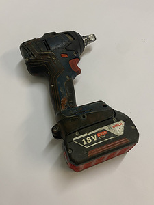 Akulöökmutri- ja kruvikeeraja Bosch GDX 18V-200 C + 4ah (5 foto / 6)