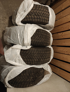 Шины - Michelin X-Ice Snow 235/55 R18 (1 фото из 8)