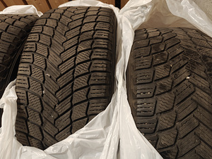 Шины - Michelin X-Ice Snow 235/55 R18 (4 фото из 8)