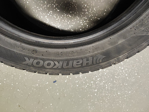 Резина 4tk. Hankook 245/45/18 T100 (3 фото из 4)