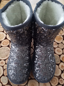 Новые сапоги в стиле UGG, размер 36 (3 фото из 3)