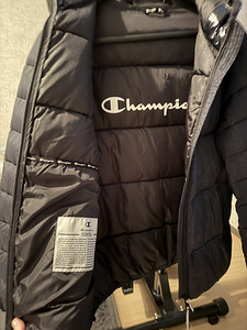 Новая куртка Champion размер L (4 фото из 5)