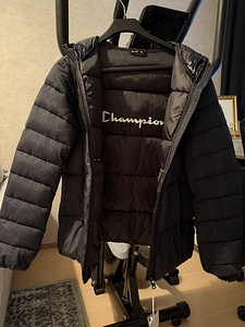 Новая куртка Champion размер L (5 фото из 5)