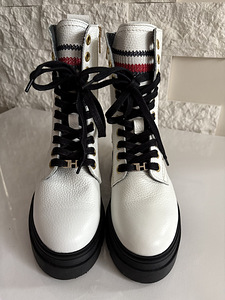 Ботинки Tommy Hilfiger (1 фото из 4)