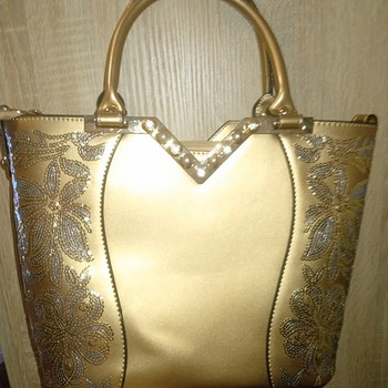 Лакированная женская сумка