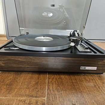 ELAC Miracord 750 II turntable