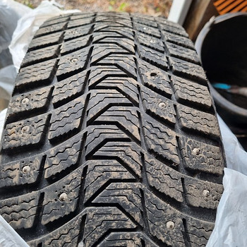 Michelin naastrehvid naelrehvid 205/55 r16