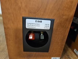 Jamo E640 HiFi полочная акустическая система (4 фото из 4)