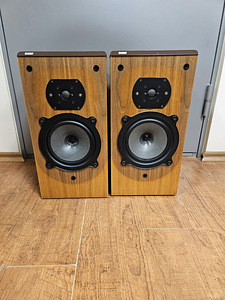 B&W Bowers and Wilkins DM22 HiFi 2-Полосная Акустическая Система (2 фото из 5)