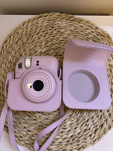 Polaroid-kaamera: Instax Mini 12 + kott + kassetid (1 foto / 6)