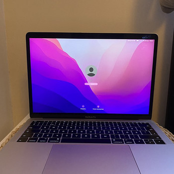 MacBook Pro 13” 256 GB Suurepärane seisukord