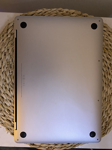 MacBook Pro 13” 256 GB Suurepärane seisukord (7 foto / 9)