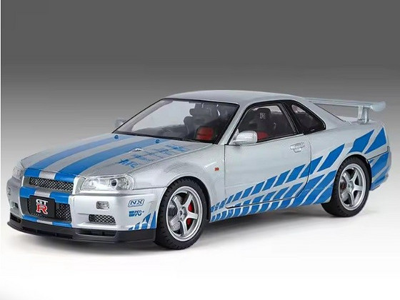Модель автомобиля 1:18 Nissan Skyline