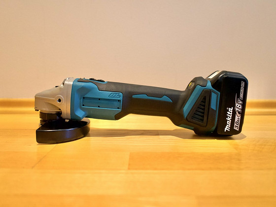 НОВЫЙ аккумуляторный угловой шлифовальный станок Makita для