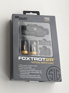 Sig Sauer FOXTROT2R 700 Lumens Tactical White Light (1 foto / 5)