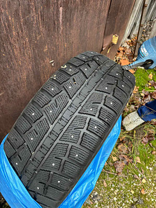 Продам резину (1 фото из 2)