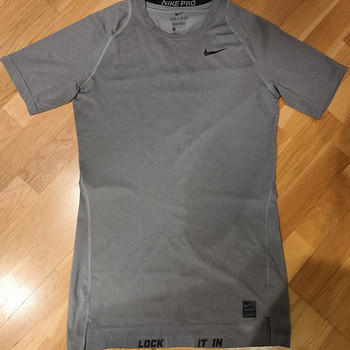 NIKE PRO DRI-FIT COMPRESSION T-SHIRT Suurus L Värv: Hall