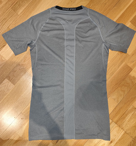NIKE PRO DRI-FIT COMPRESSION T-SHIRT Suurus L Värv: Hall (3 foto / 3)