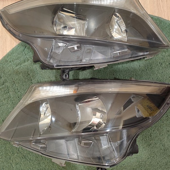 Esituled 4 tk Mercedes Vito