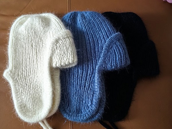 Kõrvaklappidega müts, kaelus, angora, käsitöö