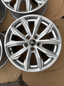 17" оригинальные диски Audi 5x112 (1 фото из 8)