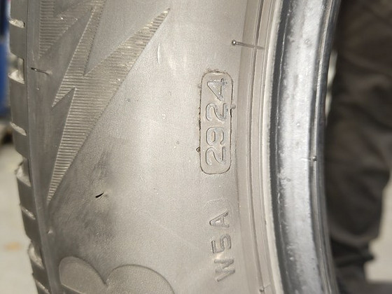 Bridgestone Blizzak LM 005