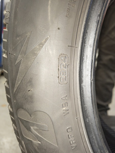 Bridgestone Blizzak LM 005 (1 фото из 3)