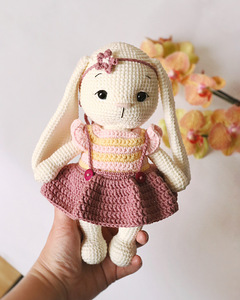 Продам вязаную игрушку Зайка (2 фото из 3)