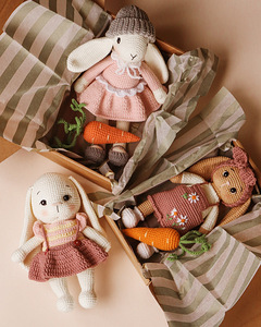 Продам вязаную игрушку Зайка (3 фото из 3)