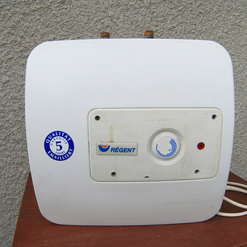 Elektriboiler , maht 15 L .