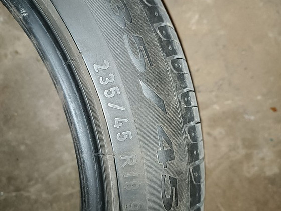 Pirelli suverehvid r18