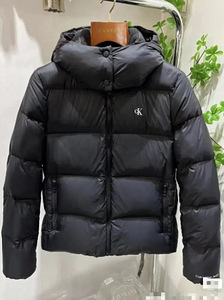 Calvin klein (1 foto / 1)
