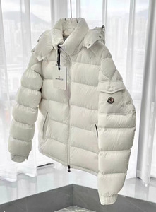 Moncler Maya (1 фото из 1)