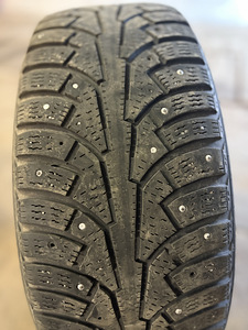 Продам резину 205/55R16 (1 фото из 2)