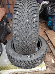 215/55R17 (1 фото из 2)