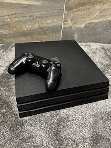 PS4 pro (2 foto / 6)