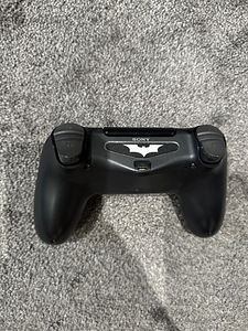 PS4 pro (3 foto / 6)
